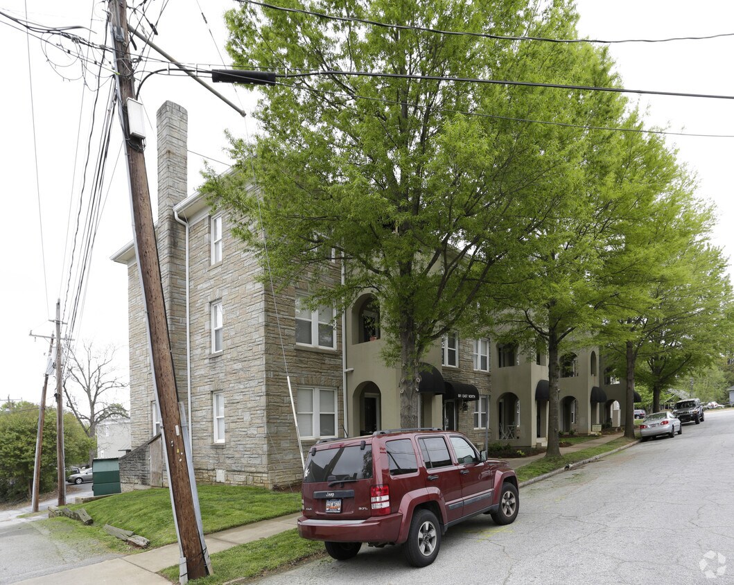 Foto principal - 801 East North