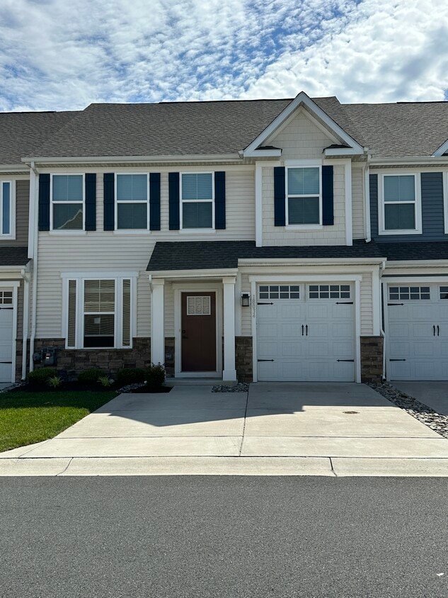 Primary Photo - 18034 Seaview Ln