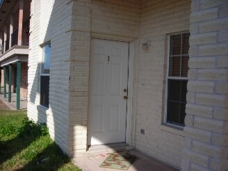 Building Photo - 216 Gastel Cir