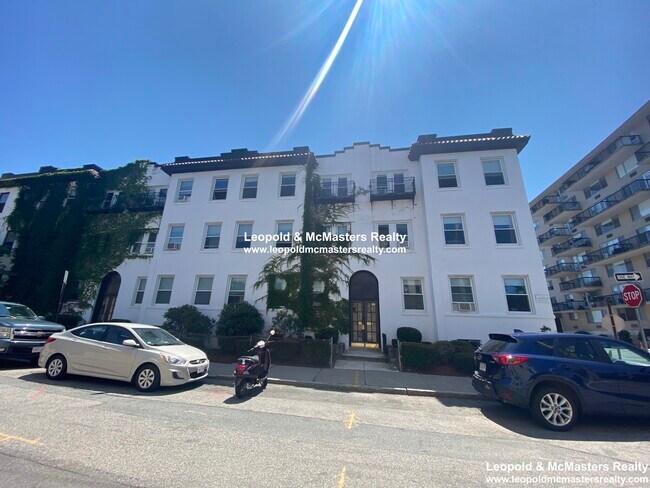 Foto del edificio - 34 Medfield St