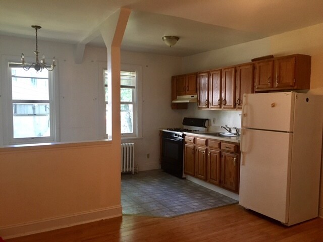 Building Photo - 519 N Wagner Ave