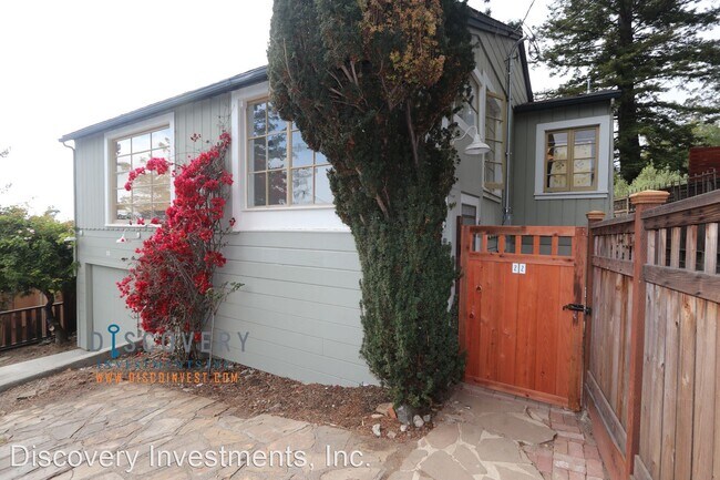 Building Photo - 2 br, 1 bath House - 22 Avon Rd.