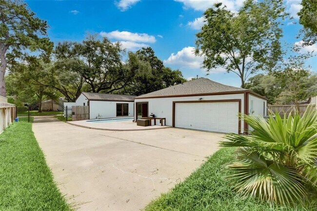 Foto del edificio - 4535 Turf Valley Dr