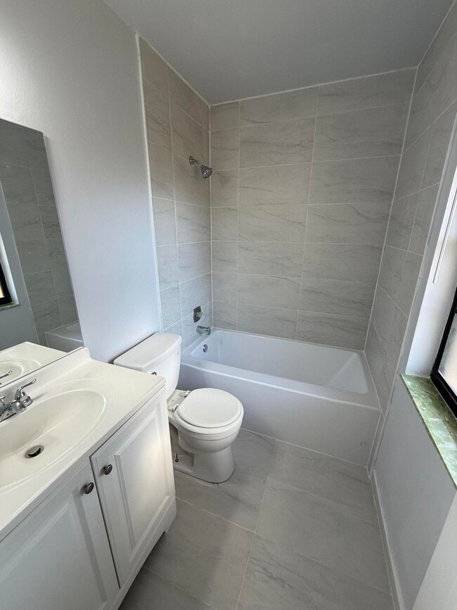 Foto del edificio - 1183 White Pine Dr