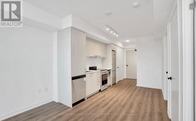 Building Photo - 195 Commerce St