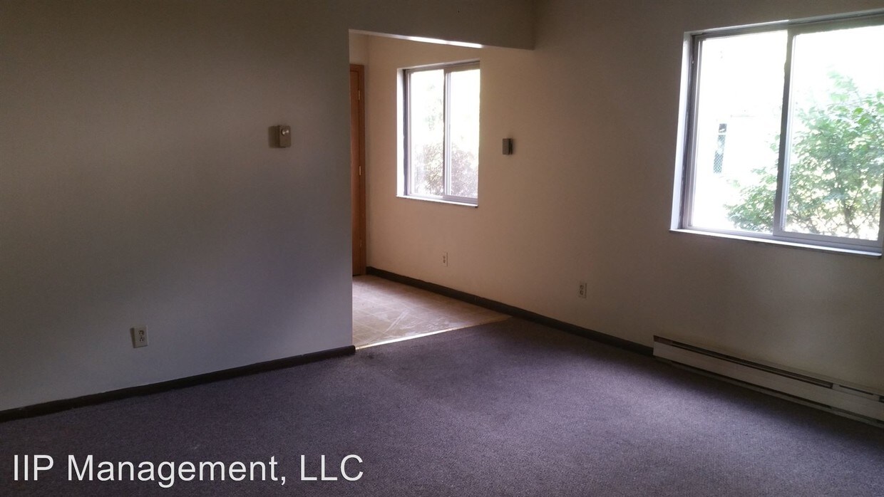 Building Photo - 496 Schiller Ave