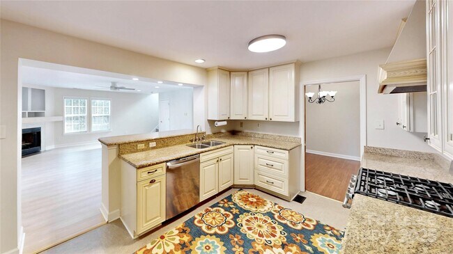 Foto del edificio - 2844 Goneaway Rd