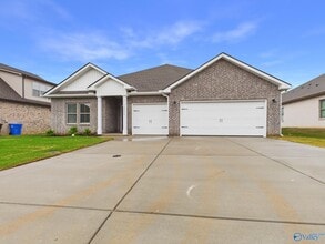 Building Photo - 18072 Longleaf Dr