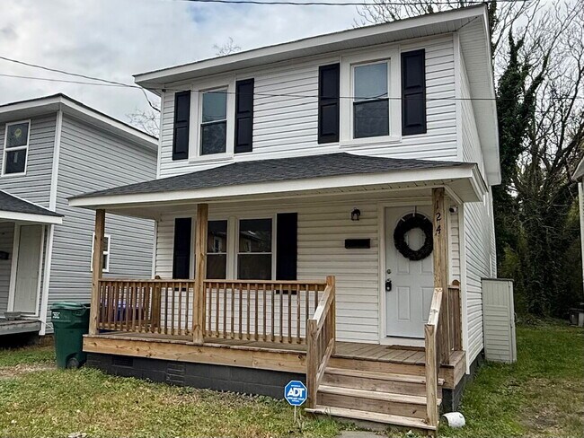 Foto del edificio - Updated 4 bedroom 2 bath home!