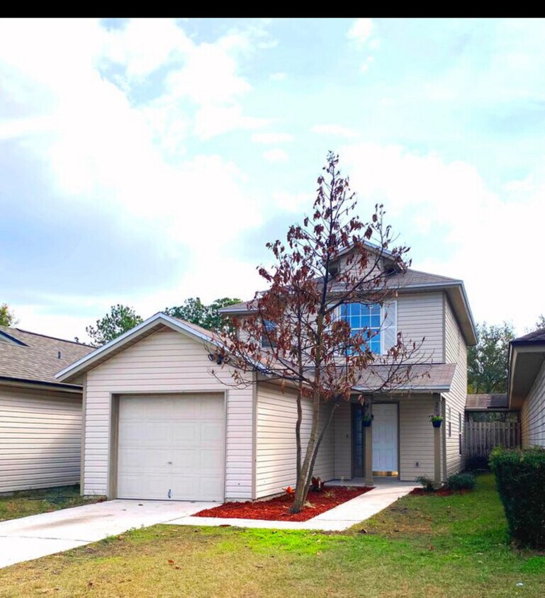 Foto principal - 12034 Candlewyck Ln