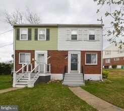 Building Photo - 5000 Surrey Ln