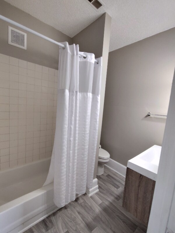 Foto del edificio - 424 W Main St