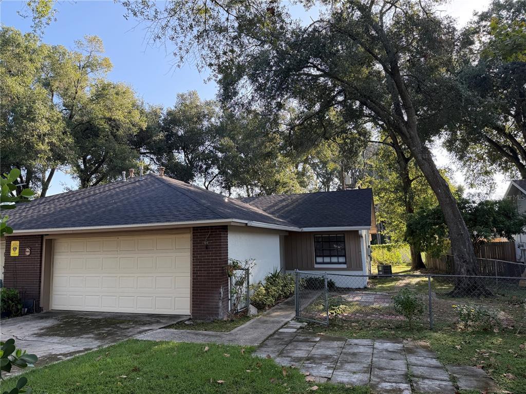 Foto principal - 445 Lakeside Pl