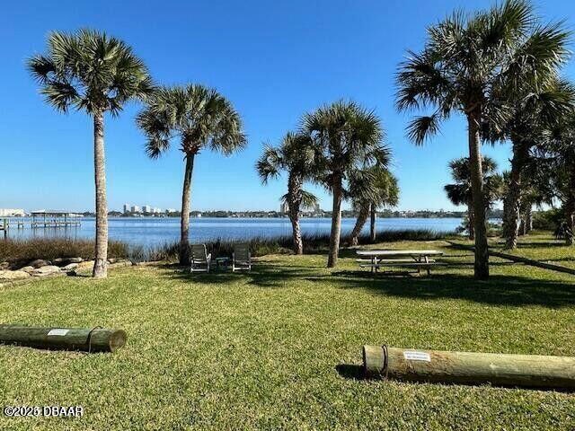 Foto del edificio - 1146 Riverside Dr