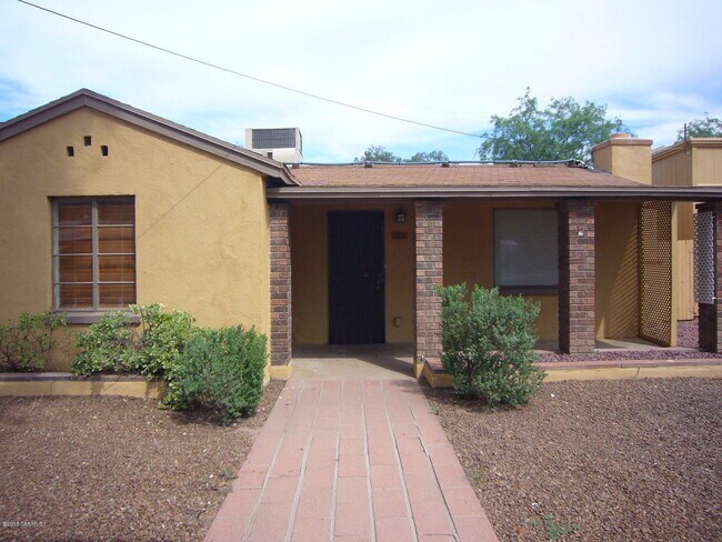 Foto del edificio - 1612 N Magnolia Ave