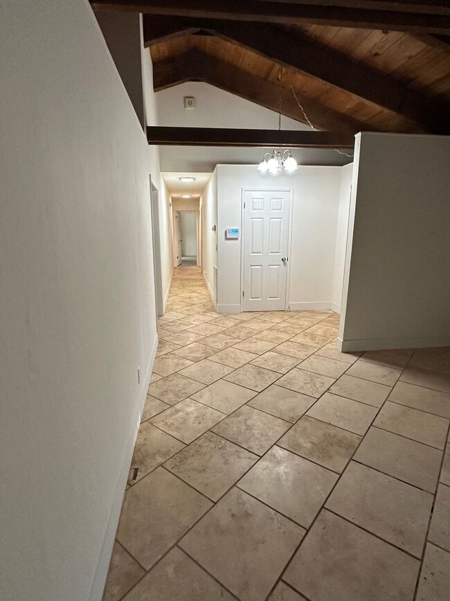 Building Photo - HOLIDAY SPECIAL ~ Home for Rent!