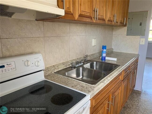 Foto del edificio - 608 NW 4th Ave