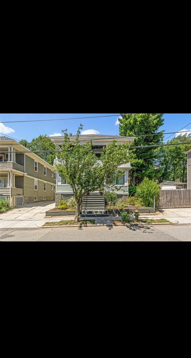 Building Photo - 207 Jewett St