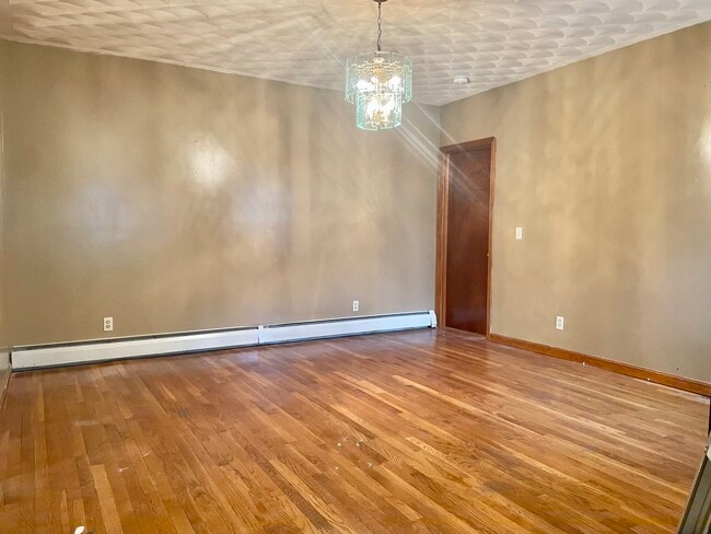 Dining room - 484 Walnut St
