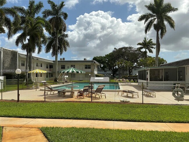 Foto del edificio - 6211 SW 37th St