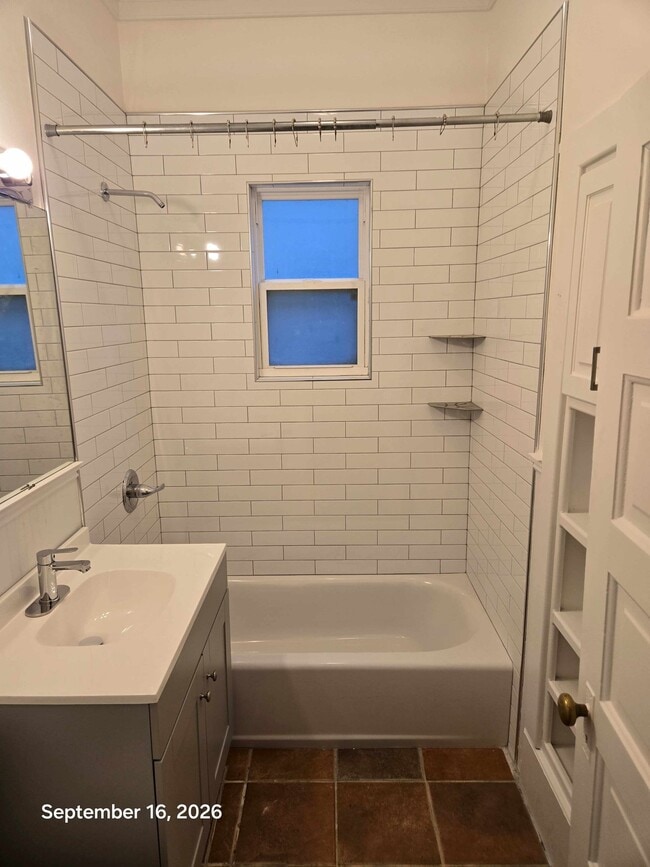 Building Photo - 547 S 300 E