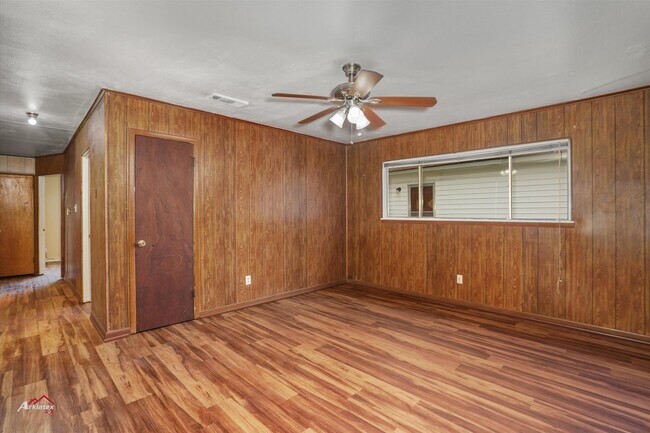 Building Photo - 3215 Impala Dr