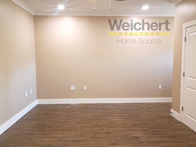 Foto del edificio - Walkable Downtown Apartment with Washer & Dryer