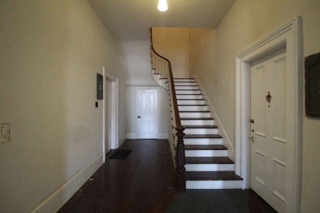 Foto del edificio - 1 bed, 1 bath apartment for rent in Downtown Harrisonburg!