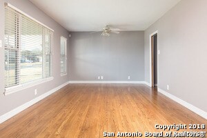 Foto del edificio - 303 Schmeltzer Ln