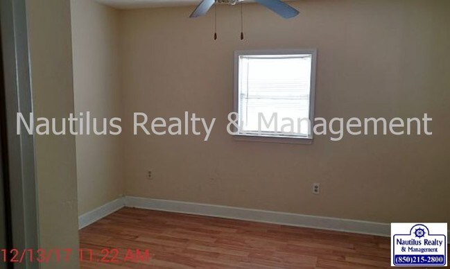 Foto del edificio - 2711 E 6th Pl