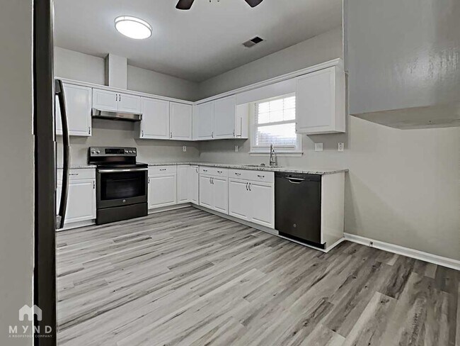 Foto del edificio - 804 Rockhurst Ln