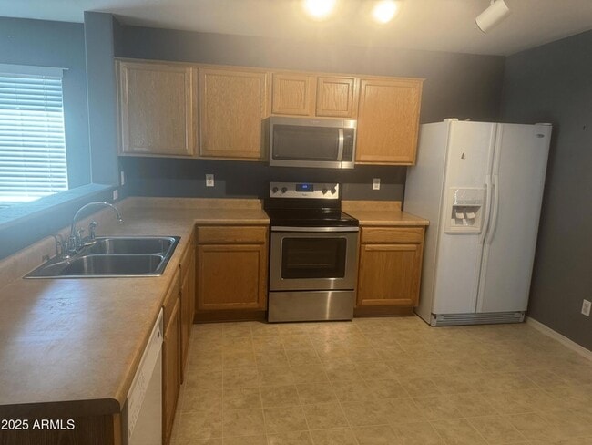 Building Photo - 44924 Balboa Dr