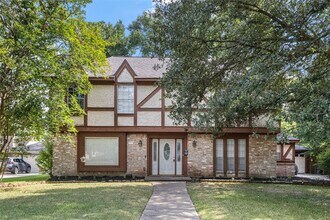 Building Photo - 5718 Upper Lake Dr