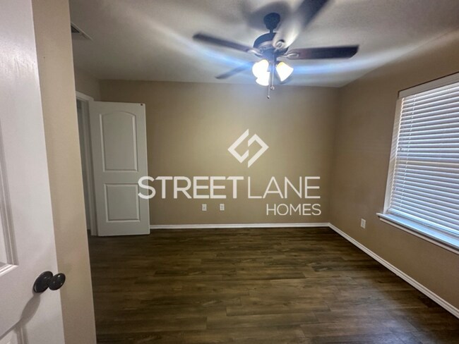 Building Photo - Charming 2 Bedroom in Nash!