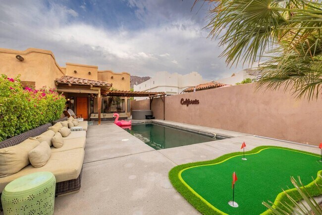 Building Photo - 53180 Avenida Mendoza