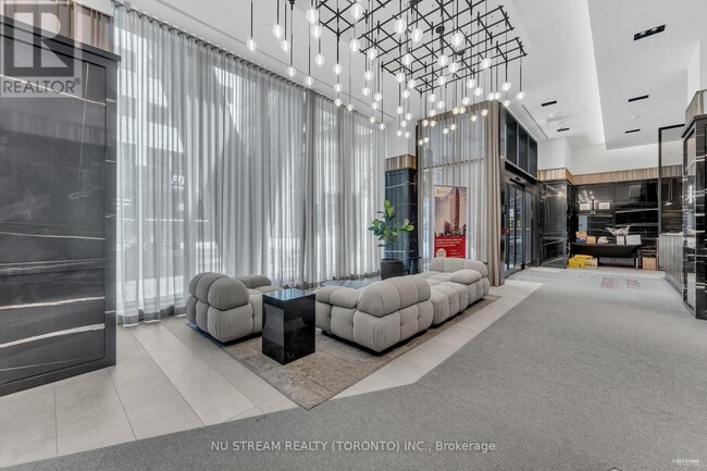 Building Photo - 108 Peter St