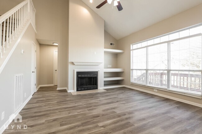 Foto del edificio - 3100 Creekview Ln