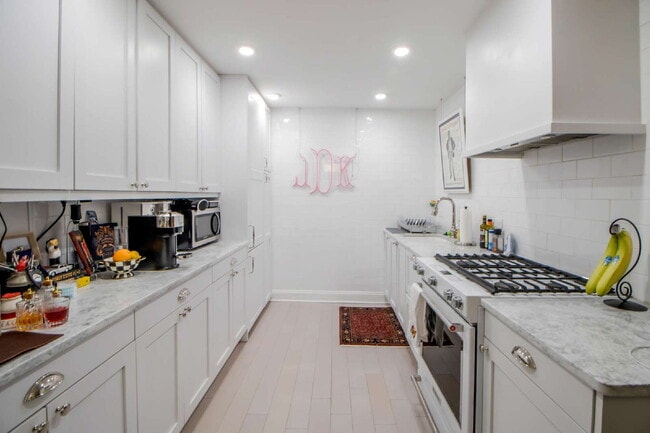 Foto del edificio - Affordable (utils included!) Luxury Living...
