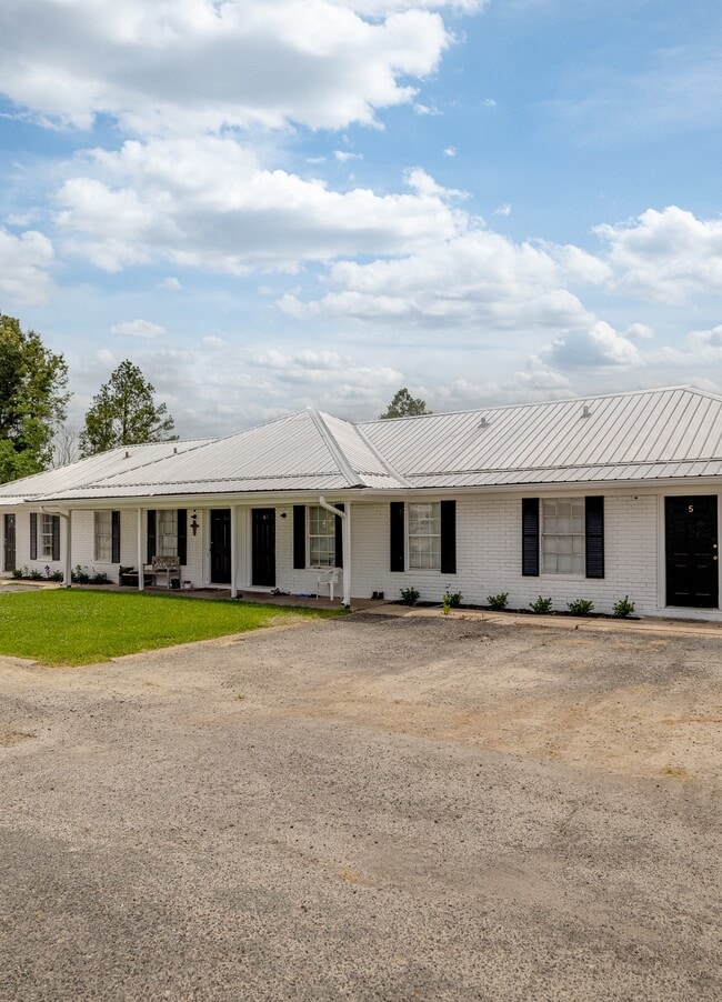 Building Photo - 3147 LA-594