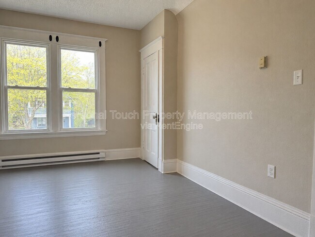 Foto del edificio - 821 10th St N