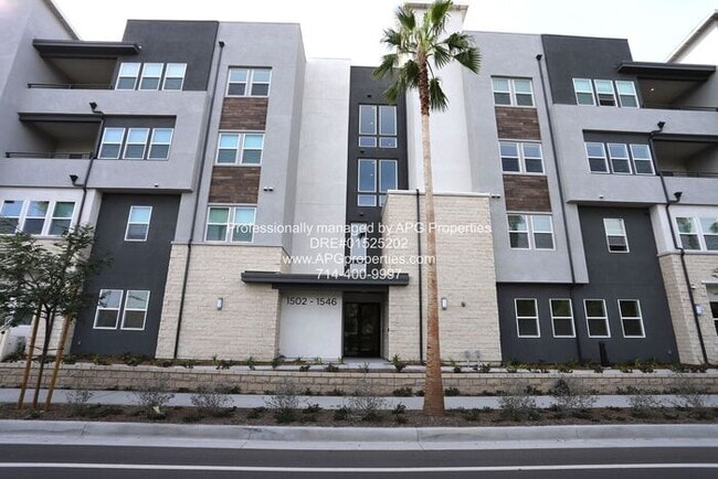 Building Photo - New Construction! 100 West Community - 3 B...