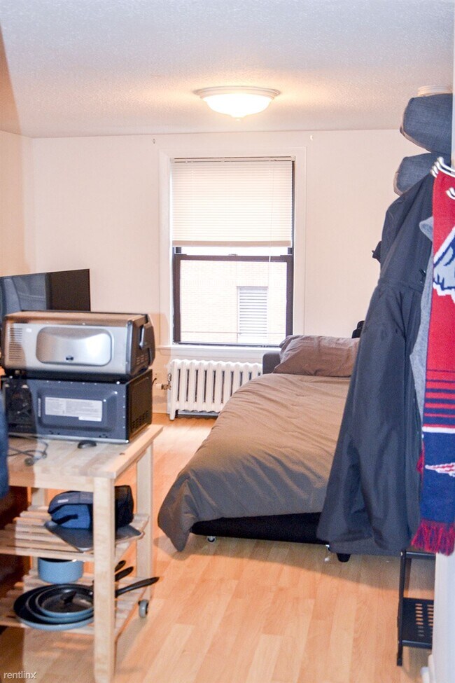 Foto del edificio - Studio, 1 bath  - 270 Newbury St Apt 9