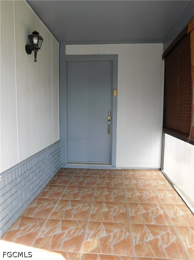 Foto del edificio - 10525 Putnam Ct