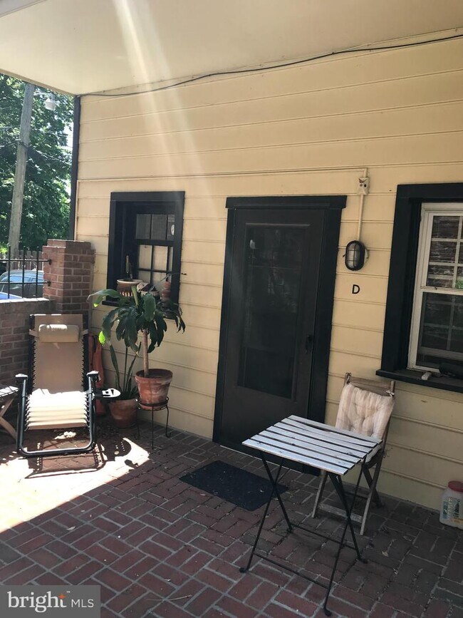 324 N Market St Unit D, Frederick, MD 21701 Room for Rent in
