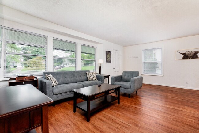 Foto del edificio - 9501 Upland Dr