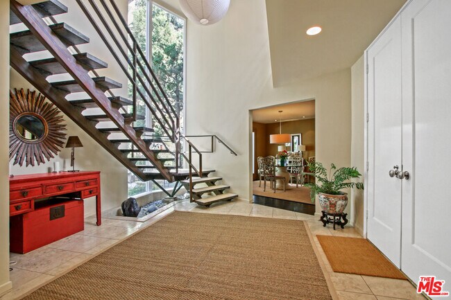 Building Photo - 1417 Bluebird Ave