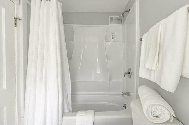 Foto del edificio - 6056 Clemens Ave