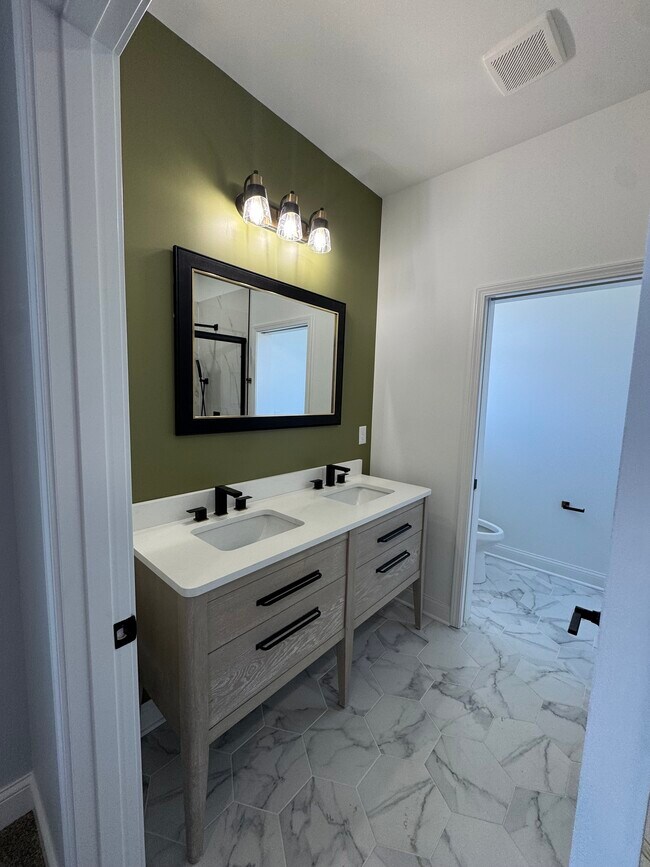 Foto del edificio - 963 Heyl Ave