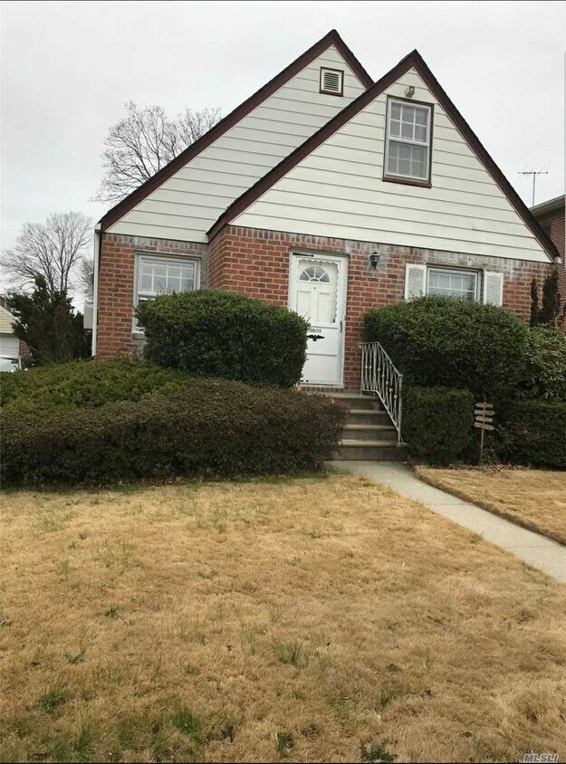 Foto principal - 195-11-195-56 56th Ave