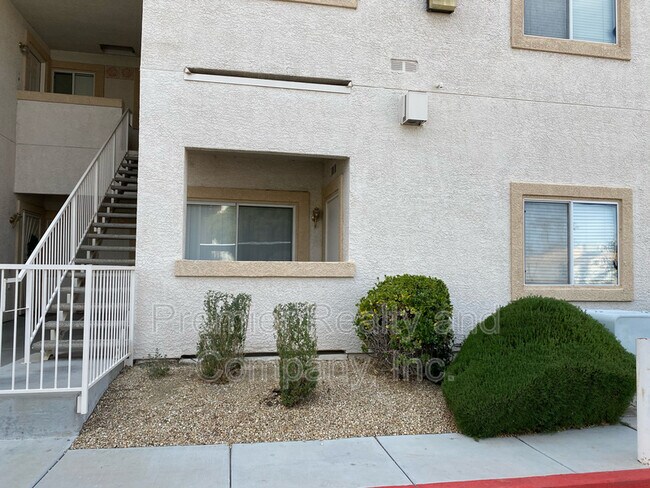 Foto del edificio - 855 N Stephanie St